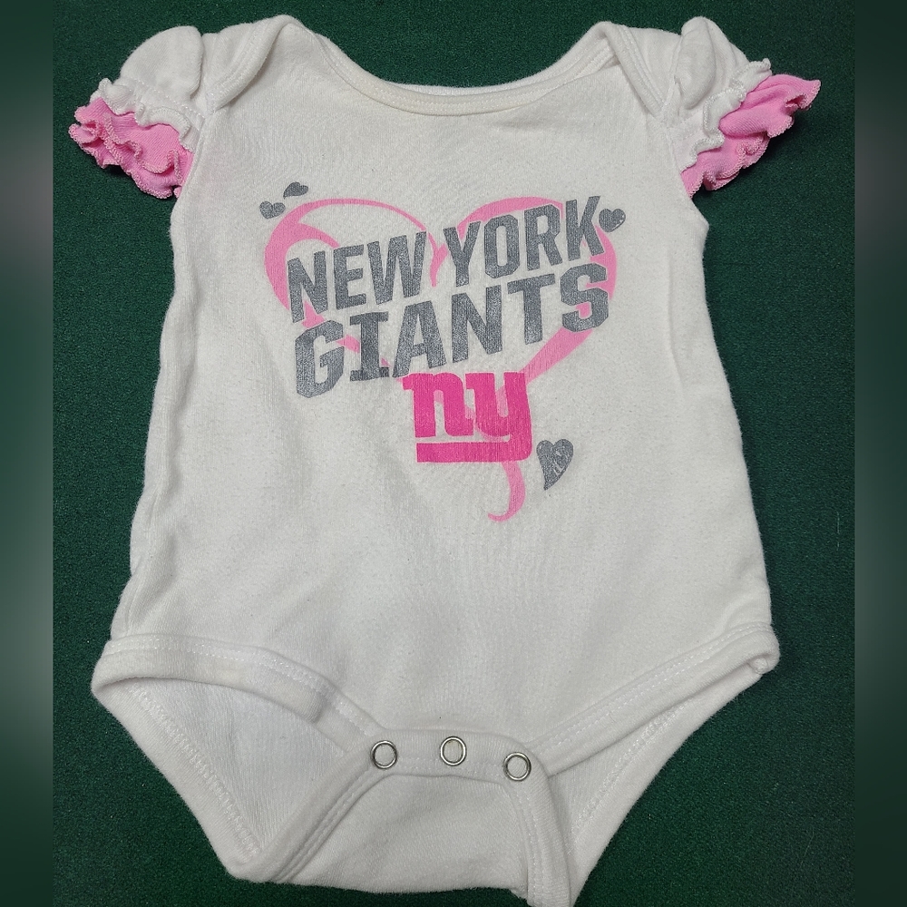 New York Giants onesie. Used condition.